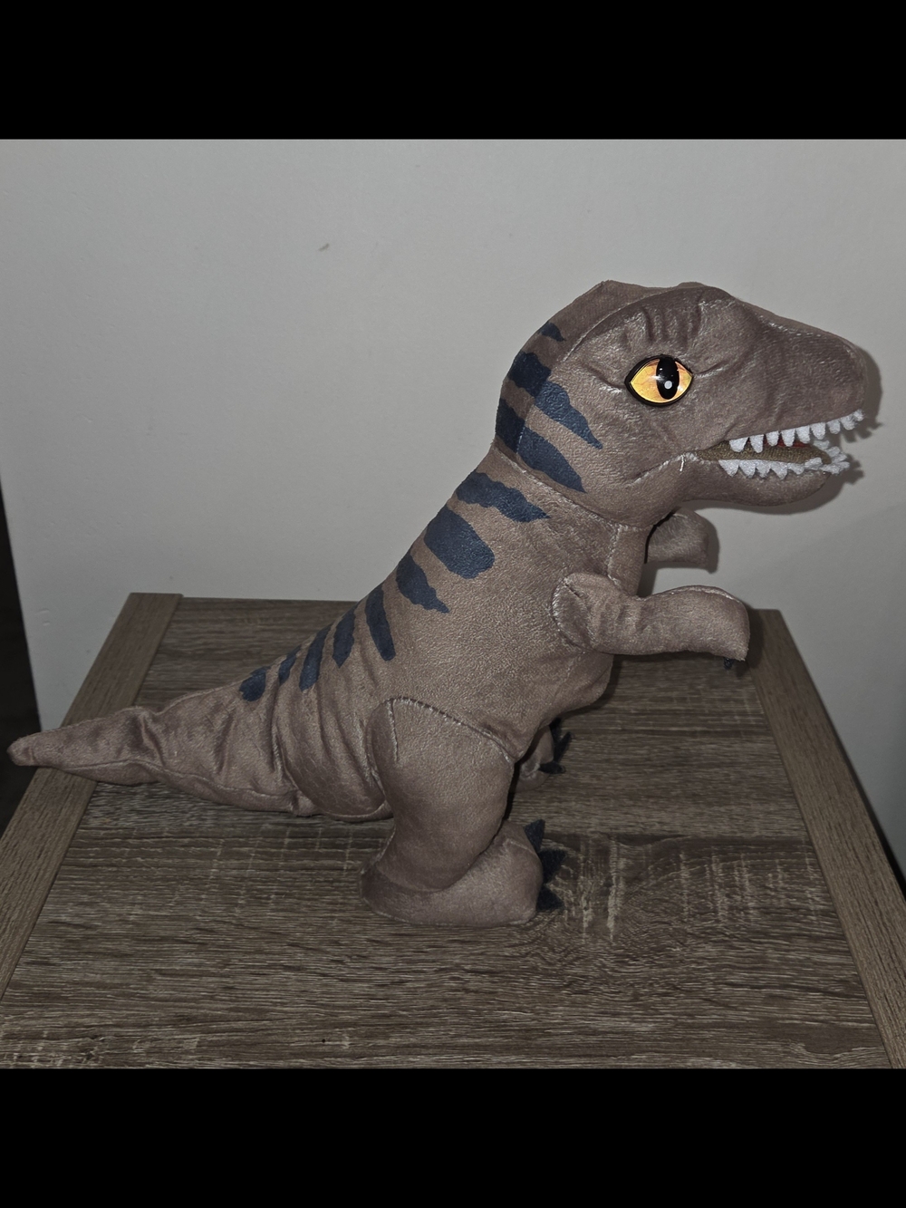 Jurassic World Rebirth Roarin T-Rex Plush Brown Just Play Roars /Moves Tested